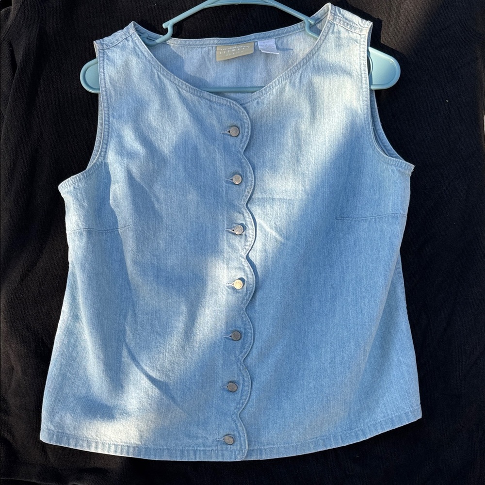 Liz Claiborne Blue denim vest petite large